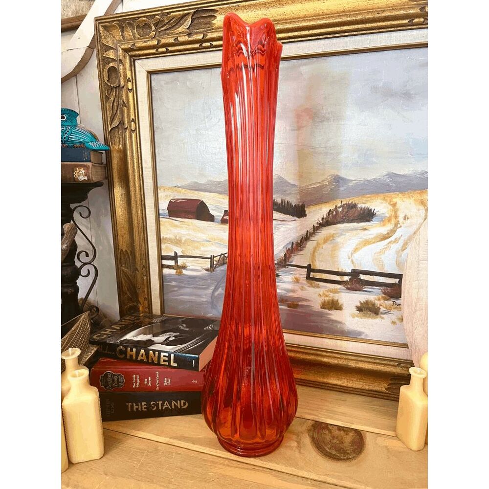 Vintage L E Smith Amberina Swung Vase Simplicity Ribbed 24 Inch